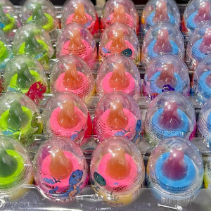 حلاو مصاص مع بودره حامض شكل بيضه 5 غ 30 حبه