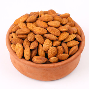 لوز ني 500 غرام